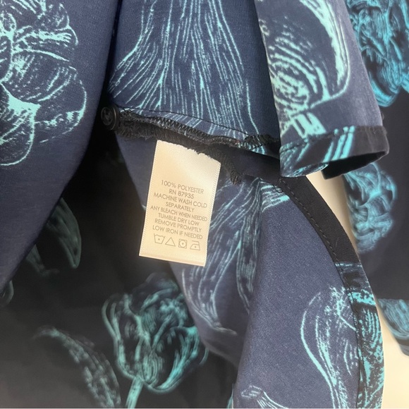 Susan Graver Blouse Mature Womens Blue Floral Button Front Long Sleeve Top Sz 8 - Picture 5 of 8